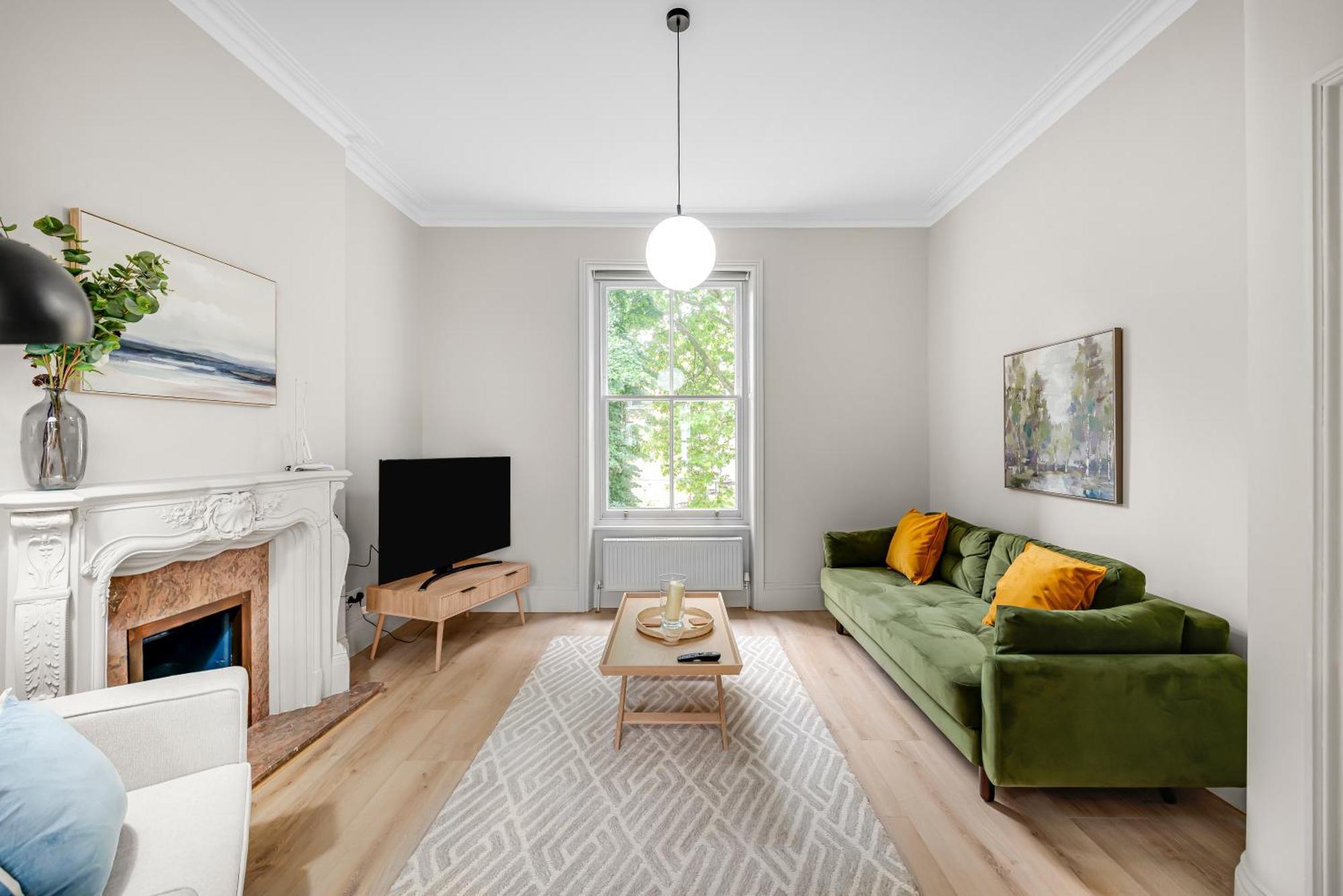 Luxury 3 Bed Apartment With Balcony In Kensington Olympia London Ngoại thất bức ảnh
