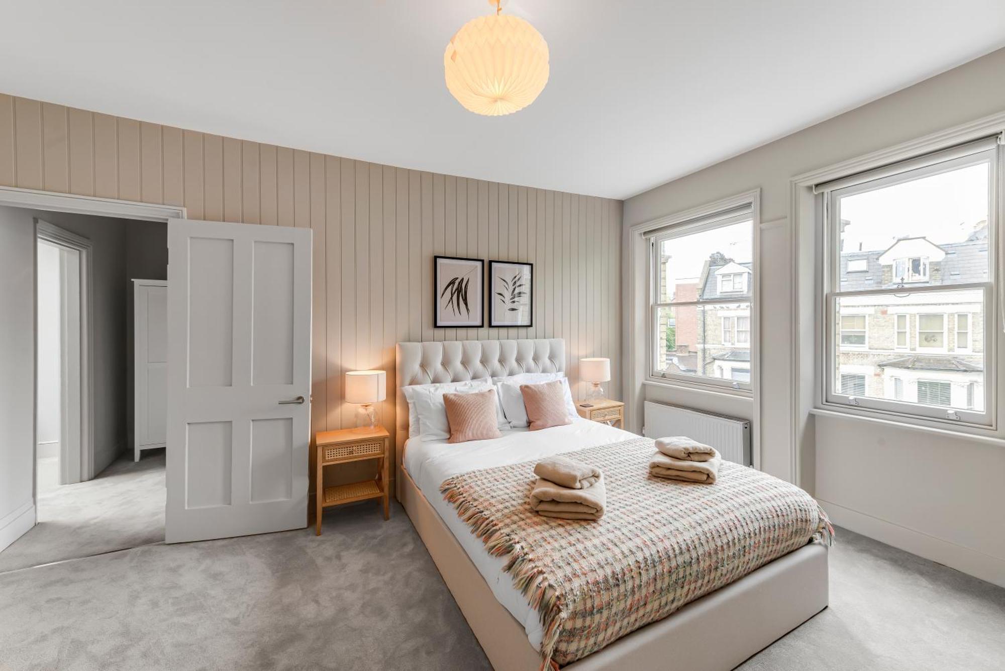 Luxury 3 Bed Apartment With Balcony In Kensington Olympia London Ngoại thất bức ảnh