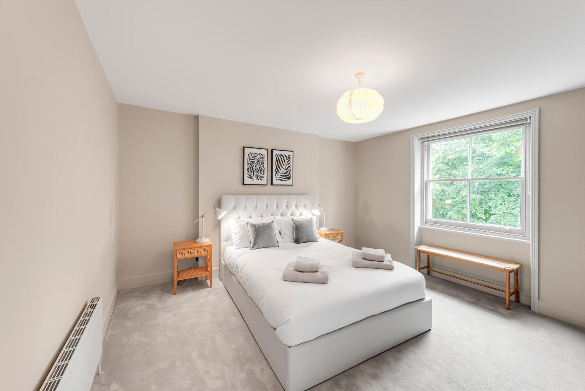 Luxury 3 Bed Apartment With Balcony In Kensington Olympia London Ngoại thất bức ảnh