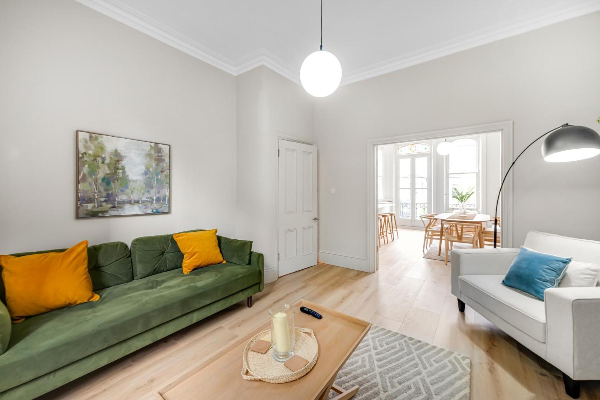 Luxury 3 Bed Apartment With Balcony In Kensington Olympia London Ngoại thất bức ảnh