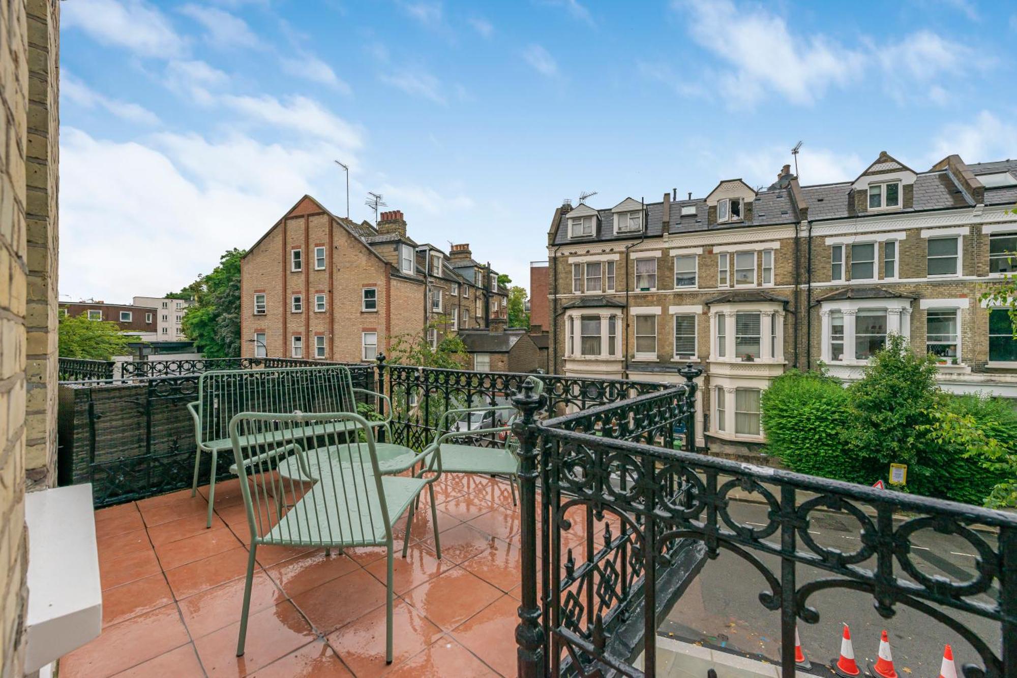 Luxury 3 Bed Apartment With Balcony In Kensington Olympia London Ngoại thất bức ảnh